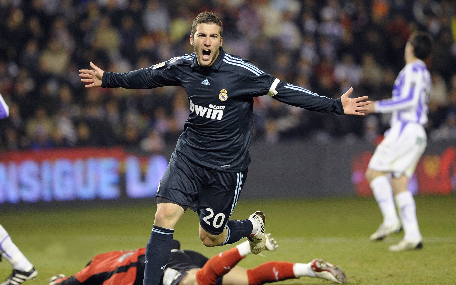 德甲裁判尺度再引争议，公平问题受到关注，德甲裁判尺度再引争议,公平问题受到关注吗